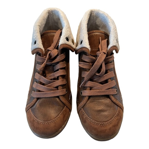 Call it Spring Urias Cognac Girls Size 6 Vegan Faux Fur Lined Lace Up Boots NIB - Picture 4 of 16